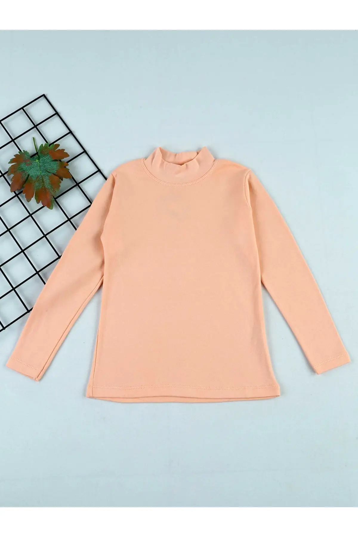 

Powder Turtleneck Female Child Badi