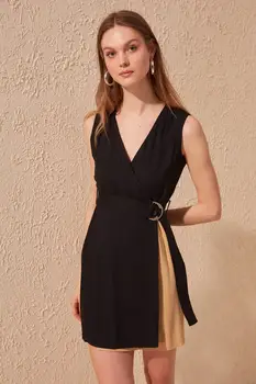 

Trendyol Arched Dress TWOSS20EL0195