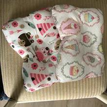 Enfermería almohada para bebé recién nacido dormir apoyo cóncavo de dibujos animados almohada impreso forma cojín previene la cabeza plana