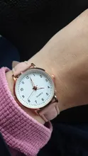 Reloj de pulsera con correa de cuero para mujer, nuevo accesorio informal a la moda, sencillo, caja de Reloj de cuarzo, 2020