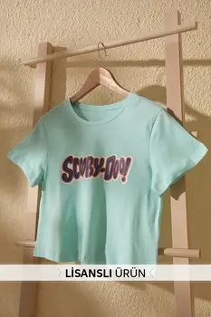 

Trendyol Scooby Doo Licensed Printed Crop Knitted T-shirt TWOSS20TS0390
