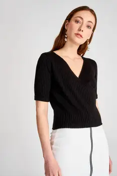 

Trendyol Double Breasted Collar Knitwear Sweater TWOSS20KZ0093