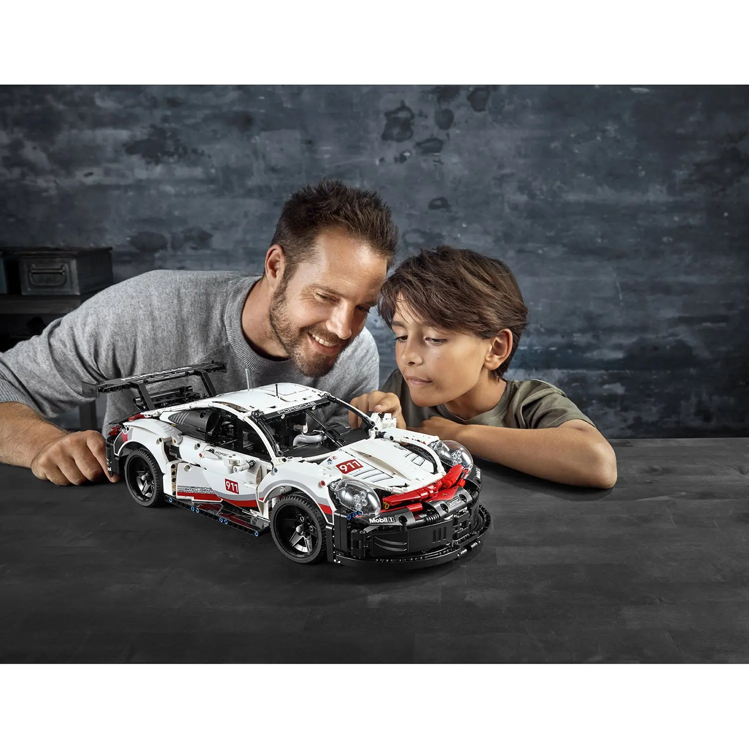 Конструктор LEGO Technic Porsche 911 RSR 42096