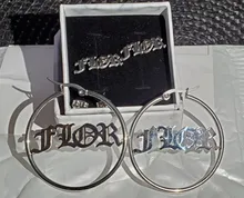 Pendientes de tuerca con nombre personalizados para mujer, círculo redondo, acero inoxidable, regalo de fiesta, 1 par