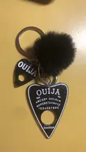 Ouija-Llavero con forma de pompón de resina para mujer, llavero de mano con bola de inflado, artesanía de tablero Punk, 1 unidad