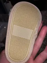 Sandalias con peluche para niñas pequeñas, zapatos planos de piel sintética con suela suave, zapatillas con correa de soporte elástico, para el hogar