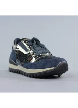 

Blue sneakers refresh. r3