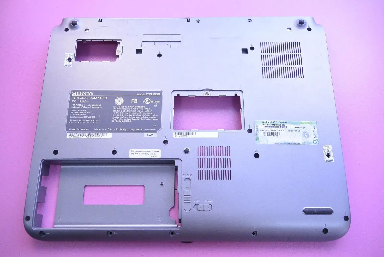Sony Vaio PCG-8Q8L VGN-A130B VGN-A Series 15&quot нижняя часть корпуса 4-682-439 | Компьютеры и офис