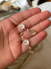 De moda blanco suave flores pulseras personalidad perla Metal minimalista crisantemo pulsera para Mujer Accesorios de la joyería