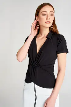 

Trendyol Asymmetrical Collar Knitted Blouse TWOSS20BZ1186