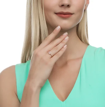 

Gold ring with morganites and cubic zirconia sunlight sample 585