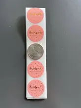 Pegatinas de papel Kraft hechas a mano con amor, etiquetas adhesivas redondas de 25mm para hornear, decoración de boda, decoración de fiesta, 50-500 Uds.