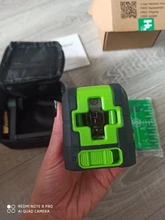 Huepar-Herramienta de alineación láser autonivelante de 2 líneas, instrumento de nivelado y alineación con láser de color rojo y verde, líneas cruzadas horizontal y vertical, 4 grados, base magnética