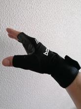 Boodun-guantes de levantamiento de pesas para hombre, guantes de medio dedo para gimnasio, Fitness, con envoltura de muñeca, soporte para Crossfit, entrenamiento deportivo, guantes de entrenamiento