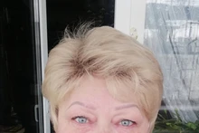 Pelucas de cabello sintético para mujeres negras, pelo rubio Natural corto de raíces oscuras