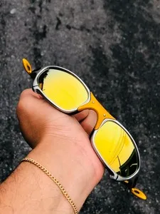 Oculos Oakley Romeo 2 Juliet 24 K Xmetal Dourada Mandrake em Promoção na  Americanas