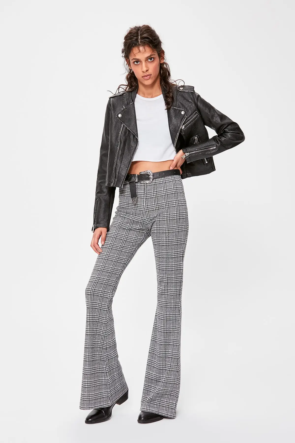 Trendyol Серые трикотажные брюки TWOAW20PL0292