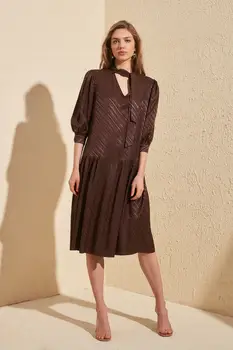 

Trendyol Scarf Collar Dress TWOSS20EL1512