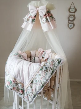 

Комплект в круглую/овальную кроватку «Карамель» Комплекты в круглую/овальную кроватку