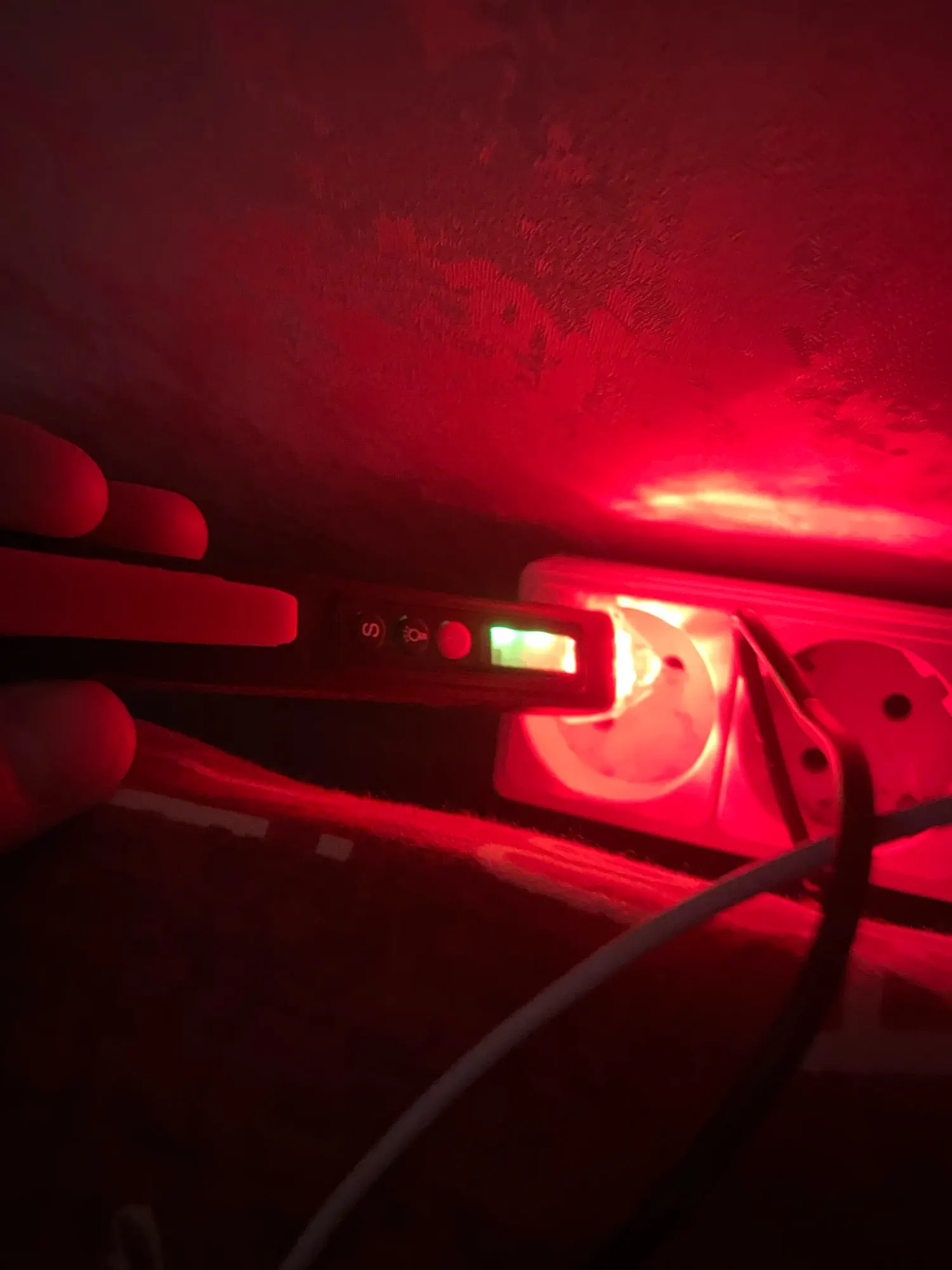 Отзыв о товаре ANENG VC1010 вольтметр цифровой тестер индикатор напряжения тестер напряжения Цифровые датчики напряжения переменногопостоянного тока умная бесконтактная ручка измерительный прибор индикаторная отвёртка вольтметры от пользователя R***r