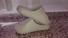 Pantuflas Con parte inferior gruesa para mujer, sandalias con plataforma de tacón grueso, toboganes de baño para sala de estar, zapatos de diseñador de tendencia antideslizantes para mujer