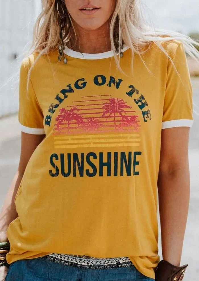 Женская футболка с надписью Bring On The Sunshine | одежда