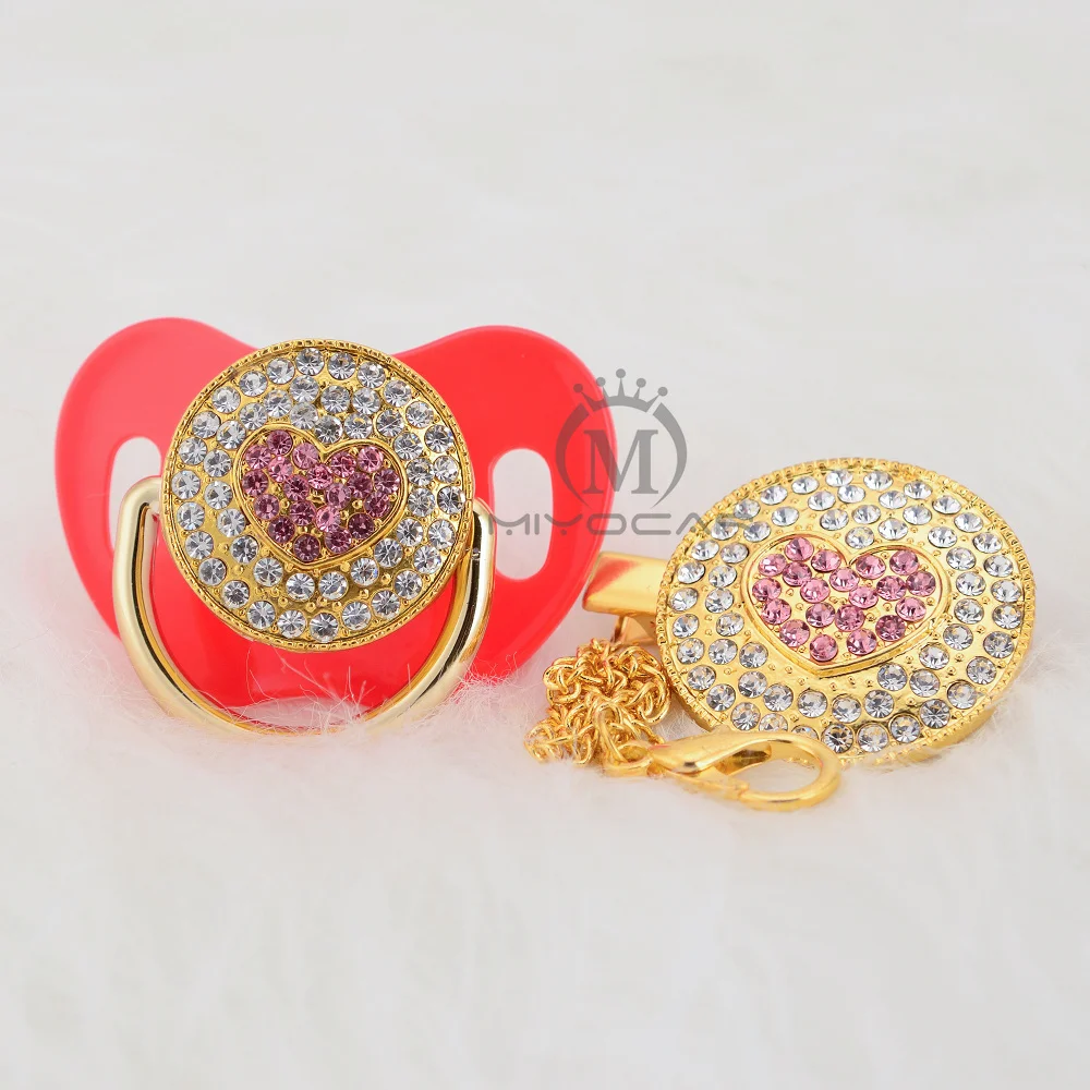 Chupeta e Conjunto Miyocar Strass Ouro Rosa Bling Borboleta Clipe Cadeia Chupeta Titular Fress Bpa Seguro Apbf 22 chupeta e conjunto clipe cadeia chupeta chupeta titular fress BPA seguro APBF