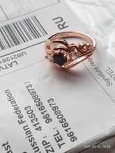 Huitan-Anillo de bruja para mujer, piedra negra única, ajuste giratorio, Diseño de banda, Color oro rosa, anillos de dedo de compromiso para mujer, venta al por mayor