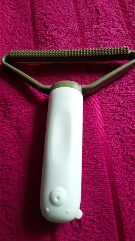 Attachment image review on Pet brush - Pet Hair Remover