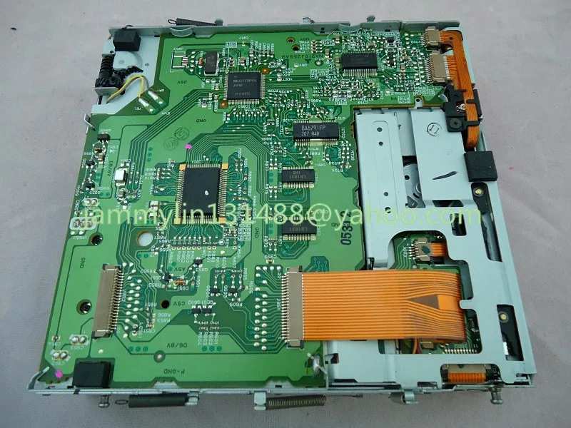 Mitsubishi 4 CD changer mechanism (2)