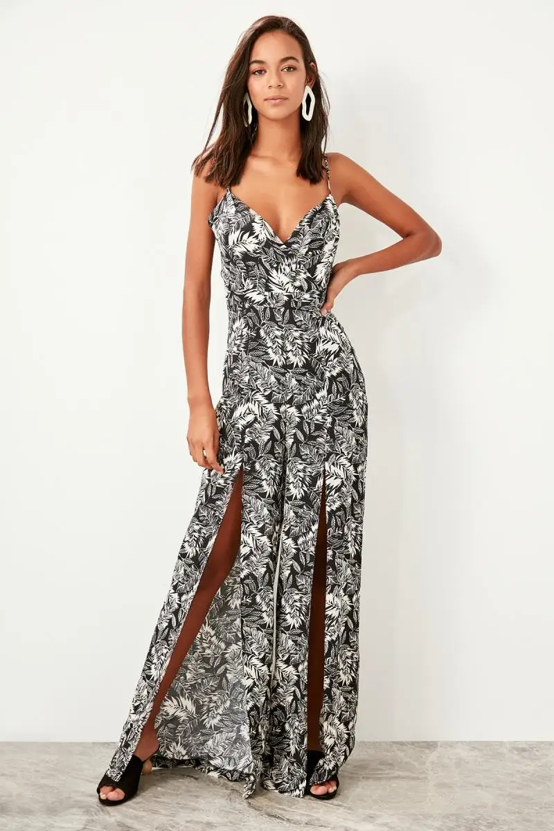 

Trendyol Multicolour Pattern Jumpsuit TBESS19BB0249