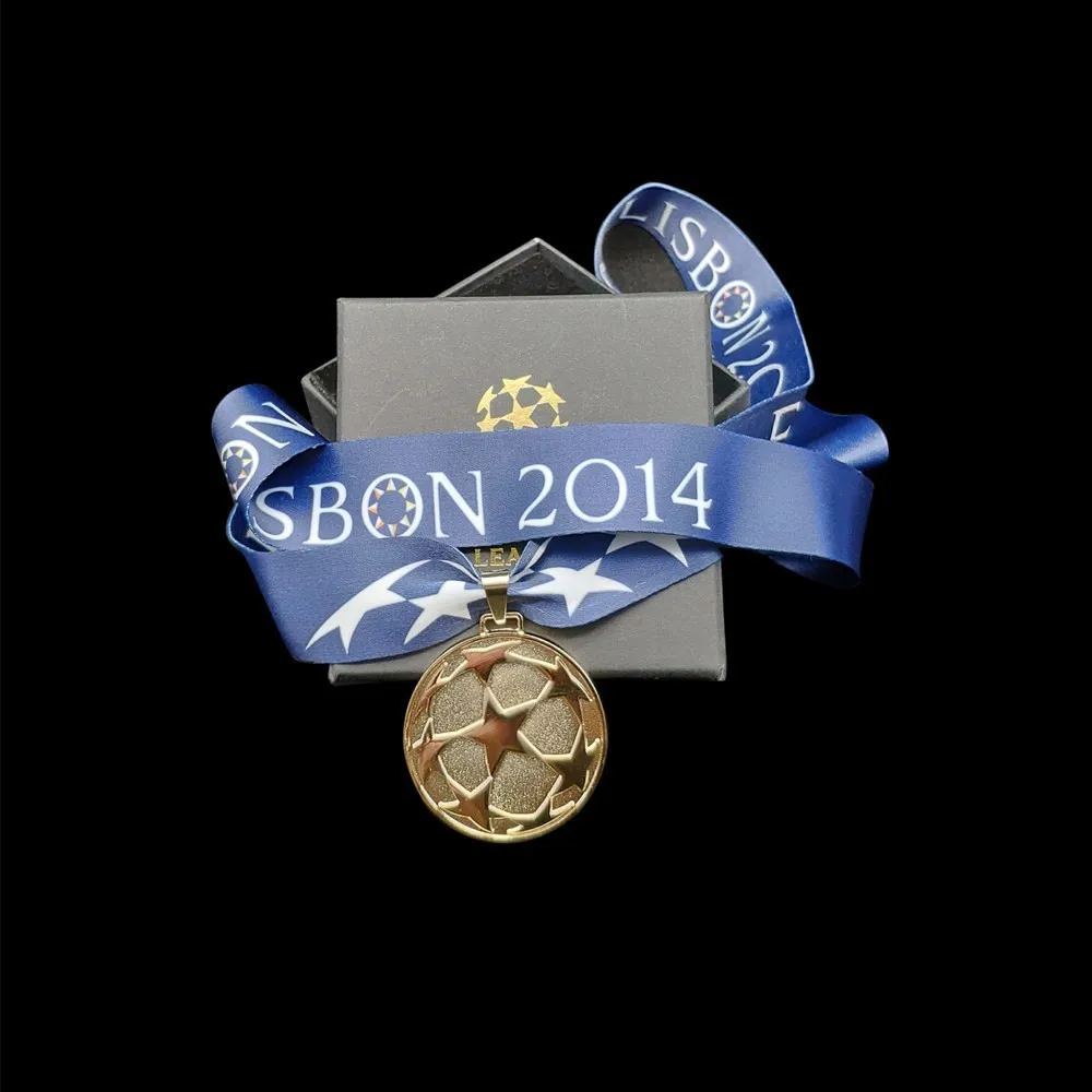

Limited Edition Final Lisbon 2014 European Soccer League Champion Victor Gold Medal Replica Football Fans Souvenir Award Memento