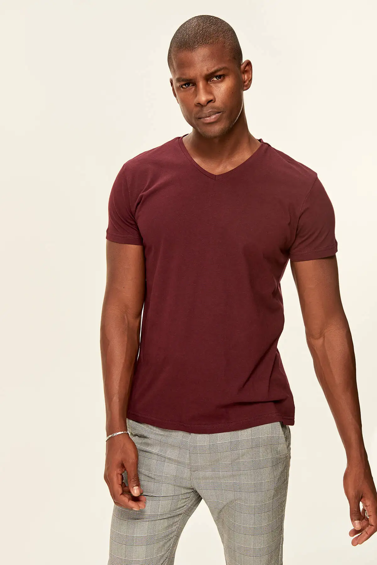 Trendyol Bordeaux Men's T-Shirt Presser - Cotton V Neck TMNSS19BO0002