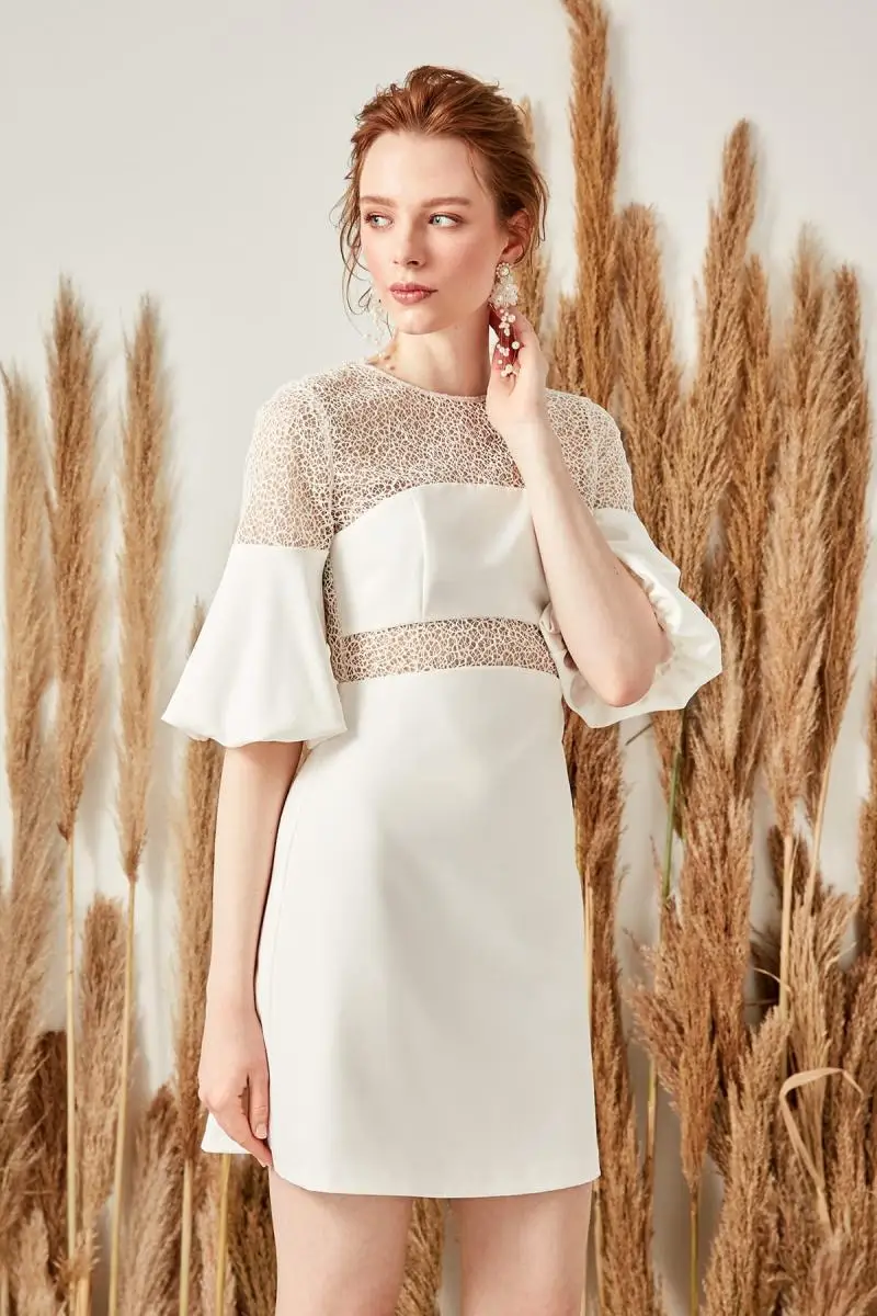 

Trendyol White Lace Detail TPRSS19FZ0149