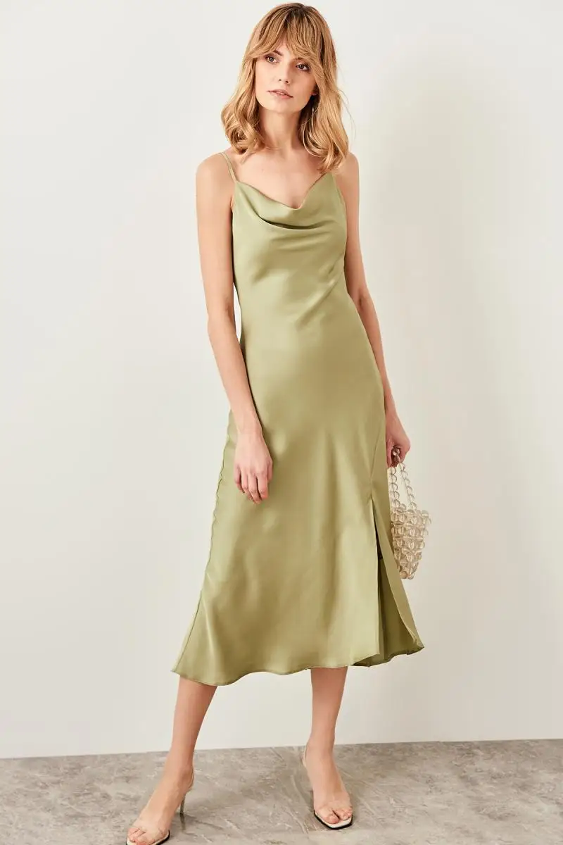 

Trendyol Green Funnel Collar Dress TPRSS19BB0058
