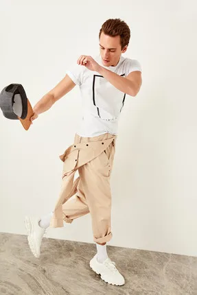 

White Men Slim Fit Printed T-shirts TMNSS19BO0031