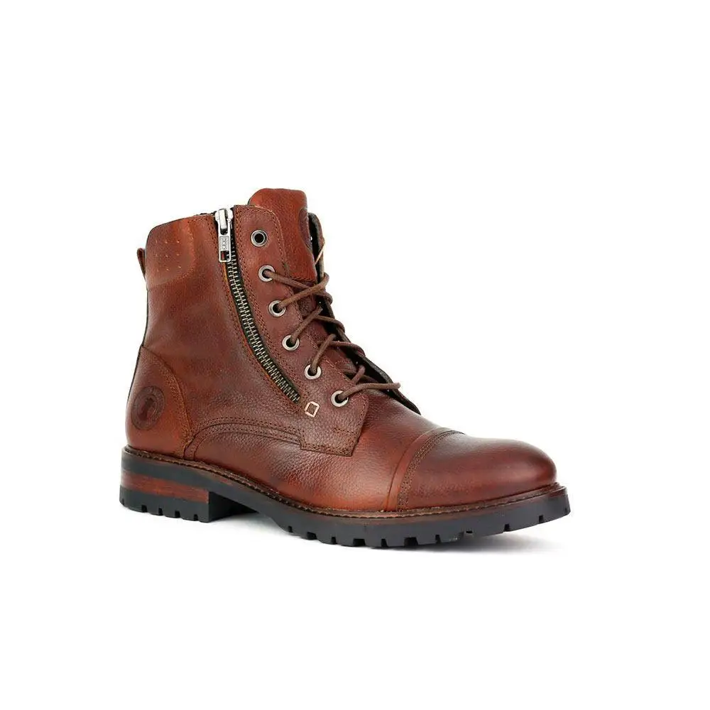 Полковника TAPIOCCA MAN SKIN BOOTS на открытом воздухе |