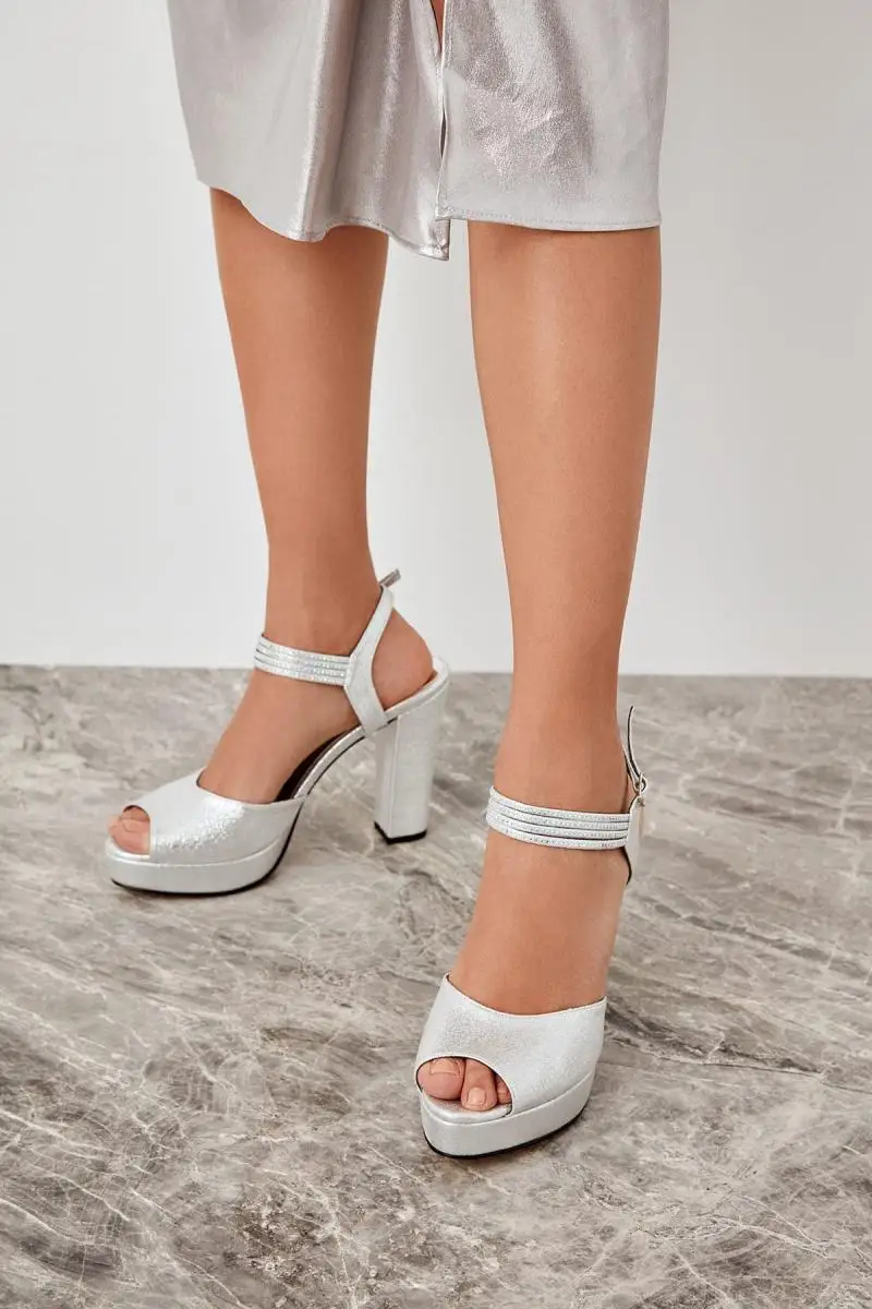 

Trendyol Silver Lurex Women Heels Shoes TAKSS19OY0005