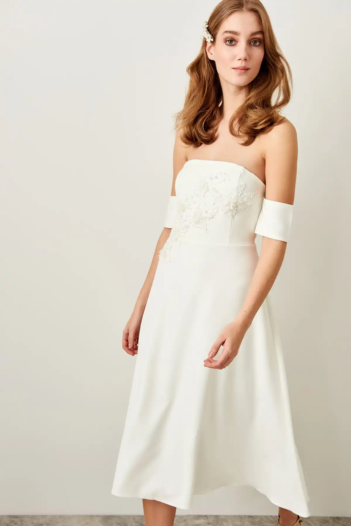 

Trendyol Ecru Floral appliqué dress TPRSS18FZ0143