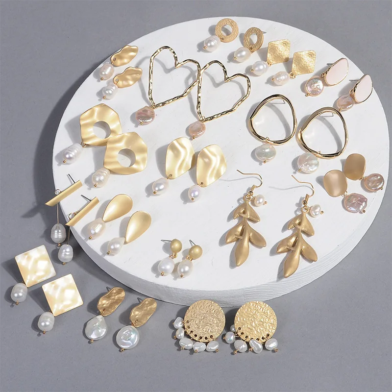 

2019 New Design Metal Gold Geometric Irregular Circle Square Natural Freshwater Pearl Drop Earrings for Women Fashion Jewelry