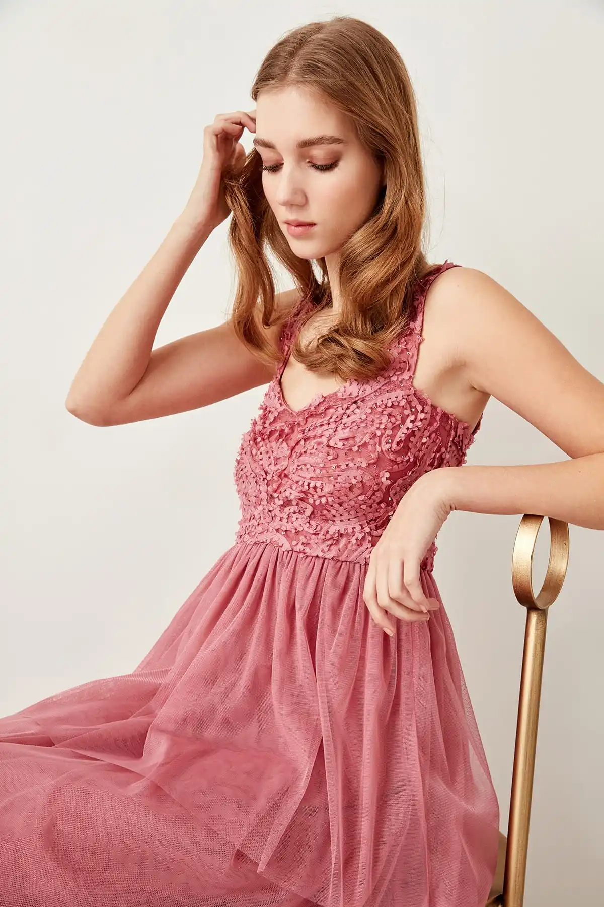 

Trendyol Pink Evening Dress Dry flower appliqués TPRSS19FZ0100