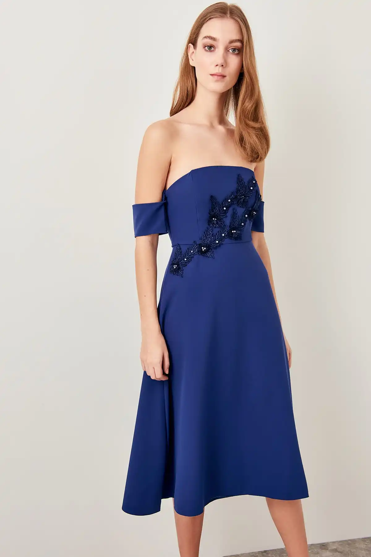Trendyol Индиго Цветочная аппликация платье TPRSS18FZ0143 | Свадьбы и торжества