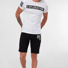 Черные мужские шорты с принтом