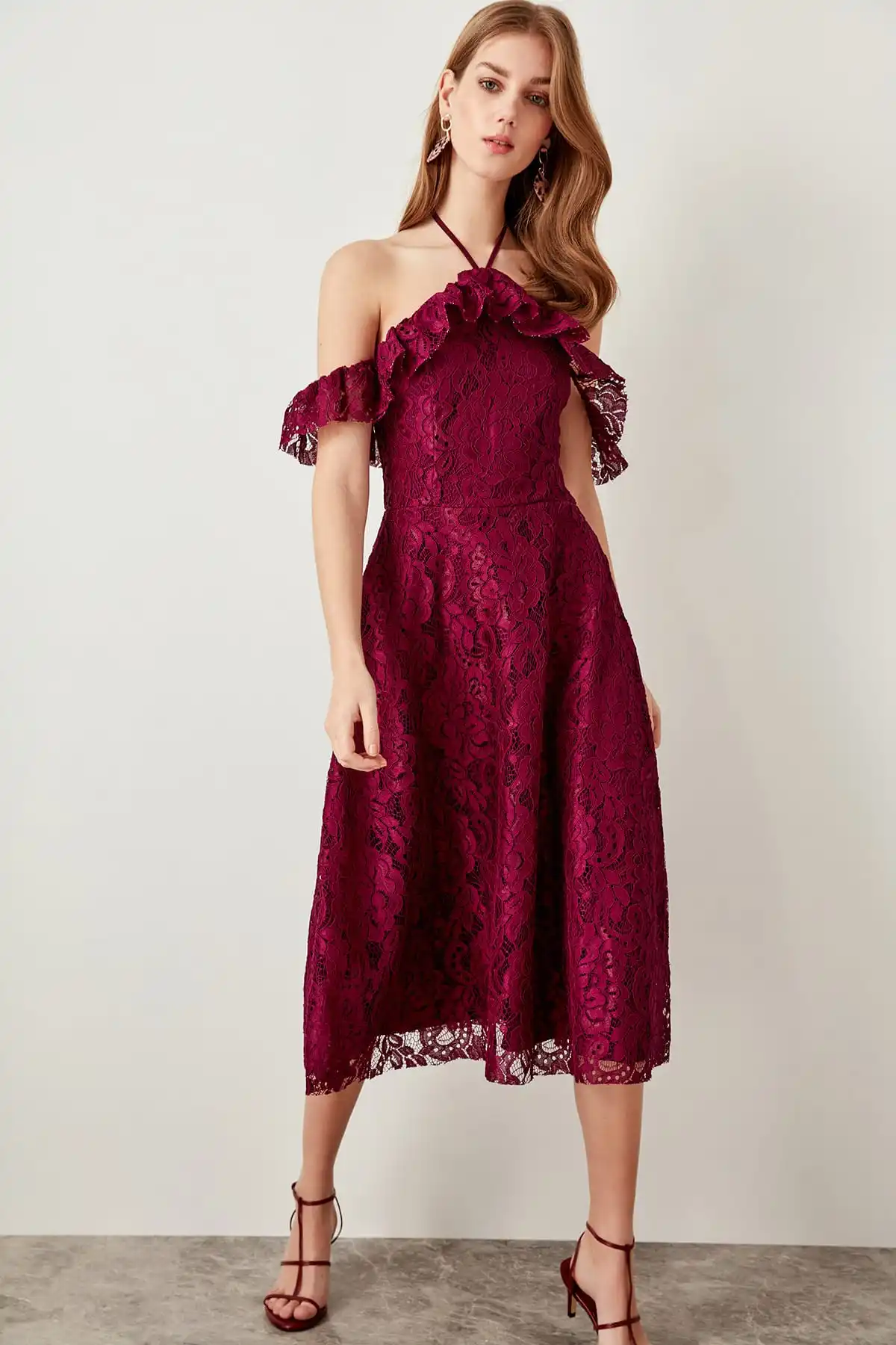 Trendyol Бургундия Холтер Кружева Деталь Платье TPRSS18BK0036 | Свадьбы и торжества