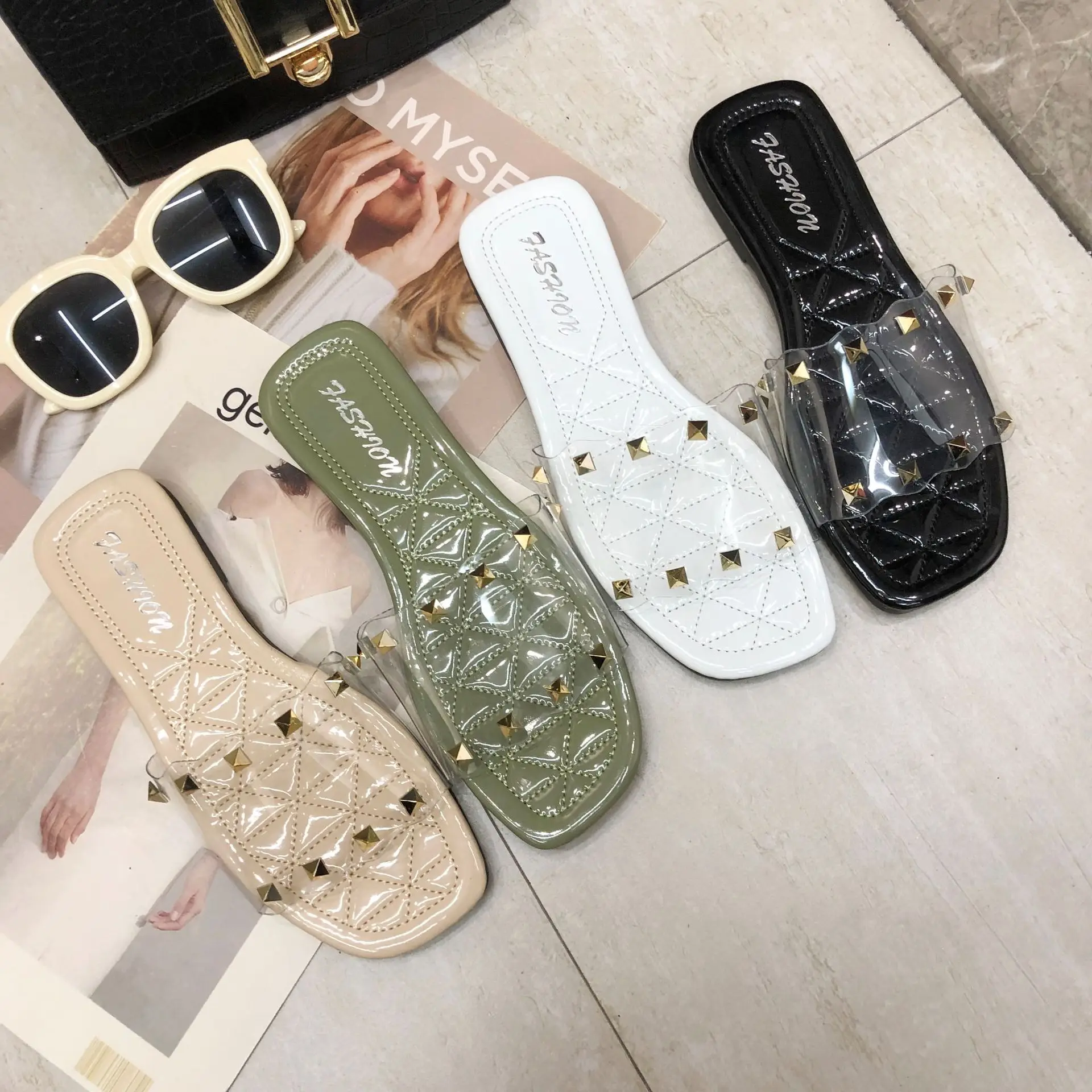 

Summer PVC Women Slippers Transparent Jeweled Crystal Platform Sandals 2019 Fashion Solid Flat Beach Party Outdoor Shoes