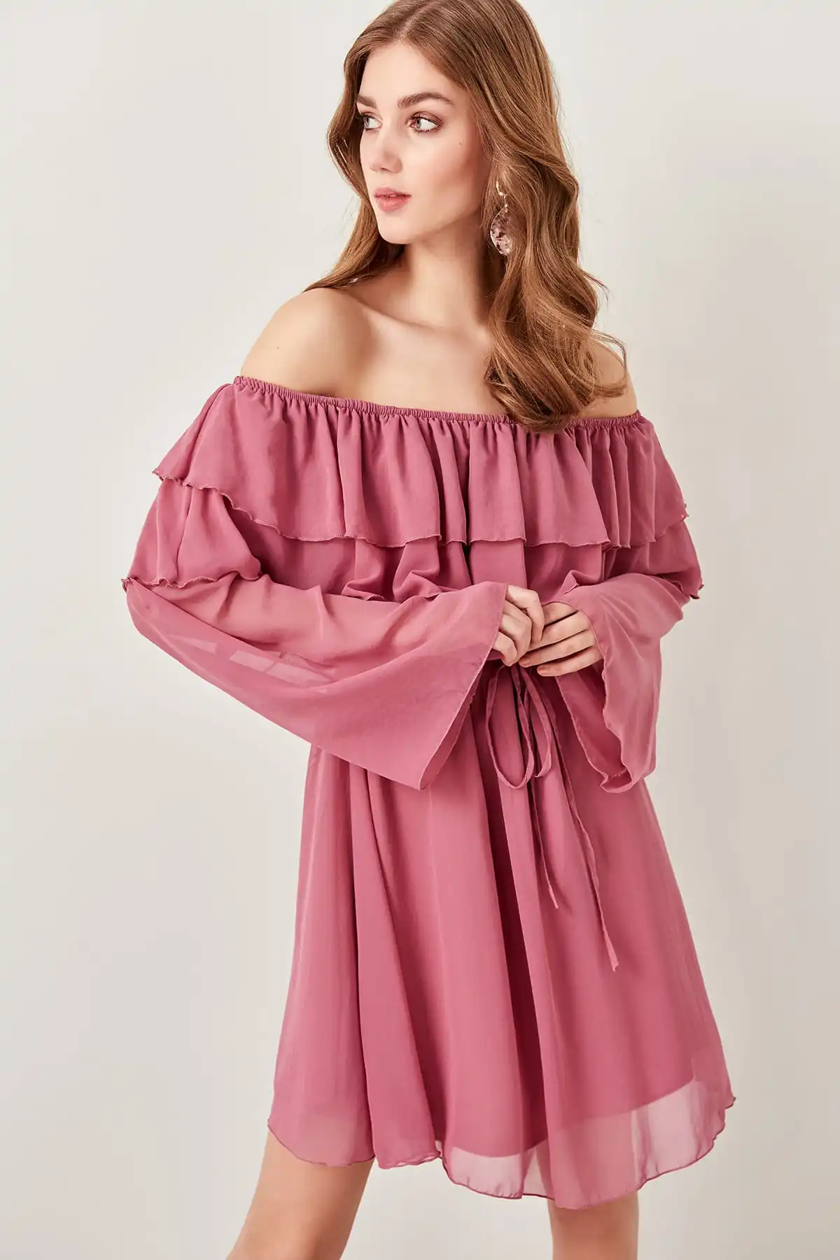 

Trendyol Advanced Powder Ruffle Dress TPRSS19FZ0077