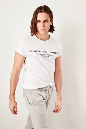 

White Men Slim Fit Printed T-shirts TMNSS19BO0021