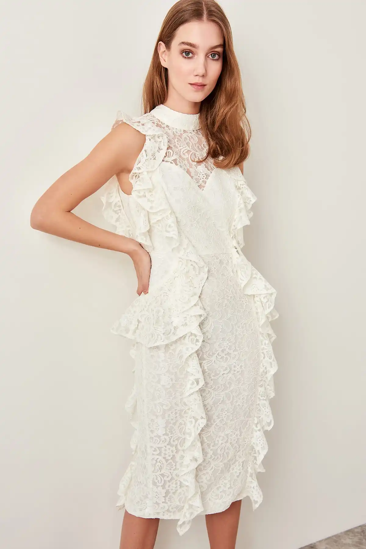 

Trendyol Ivory Lace Dress Flywheel TPRSS19UT0038