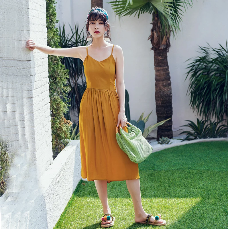 spesifikasi Untuk Film Peri Embun Pinggang Jahe Kuning Gaun dengan Hati hati Mesin Panjang Backless Liburan Pantai Angin Gaun dengan Tali Bahu Jual Untuk Film Peri Embun Pinggang Jahe Kuning Gaun dengan Hati hati Mesin Panjang Backless Liburan Pantai Angin Gaun dengan Tali Bahu