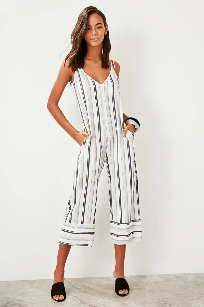 

Trendyol Ecru Slim Halter Striped Jumpsuit TBESS19WR0020